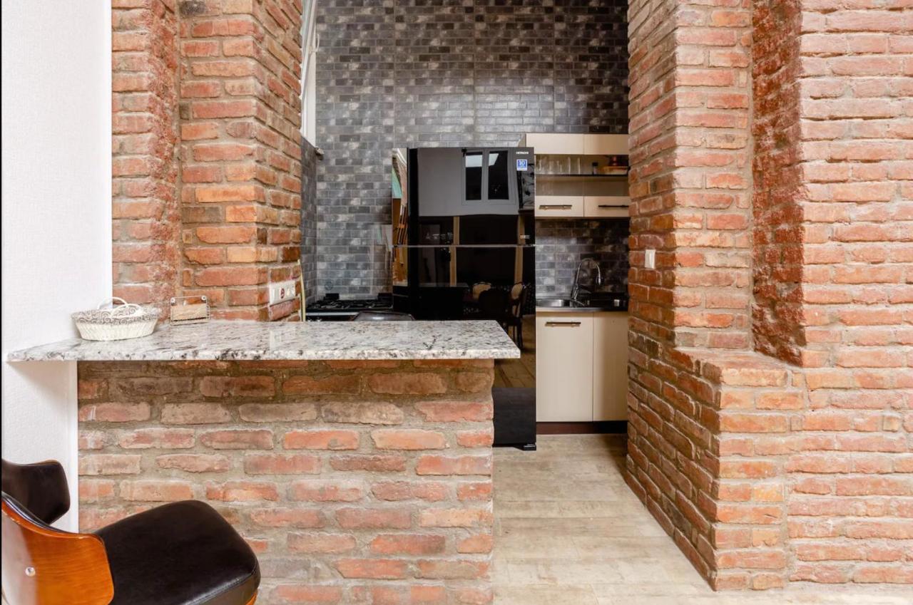 Lovely Dulcet Loft In Center Of Rustaveli Tbilissi Extérieur photo