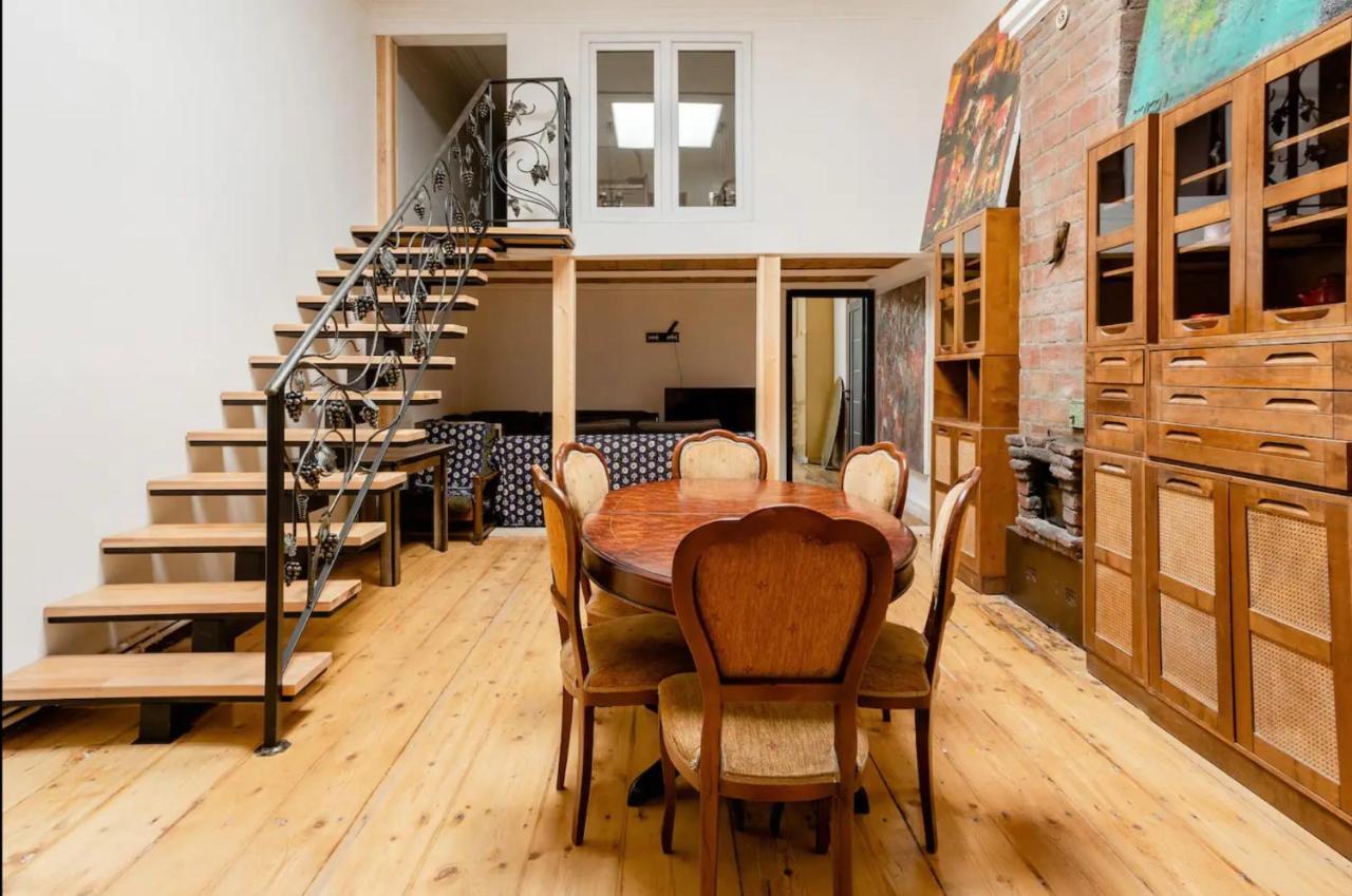 Lovely Dulcet Loft In Center Of Rustaveli Tbilissi Extérieur photo