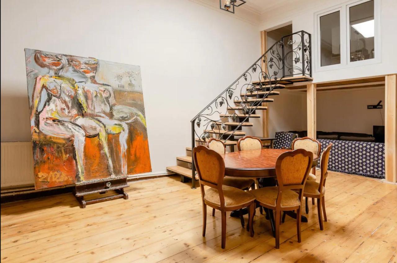 Lovely Dulcet Loft In Center Of Rustaveli Tbilissi Extérieur photo